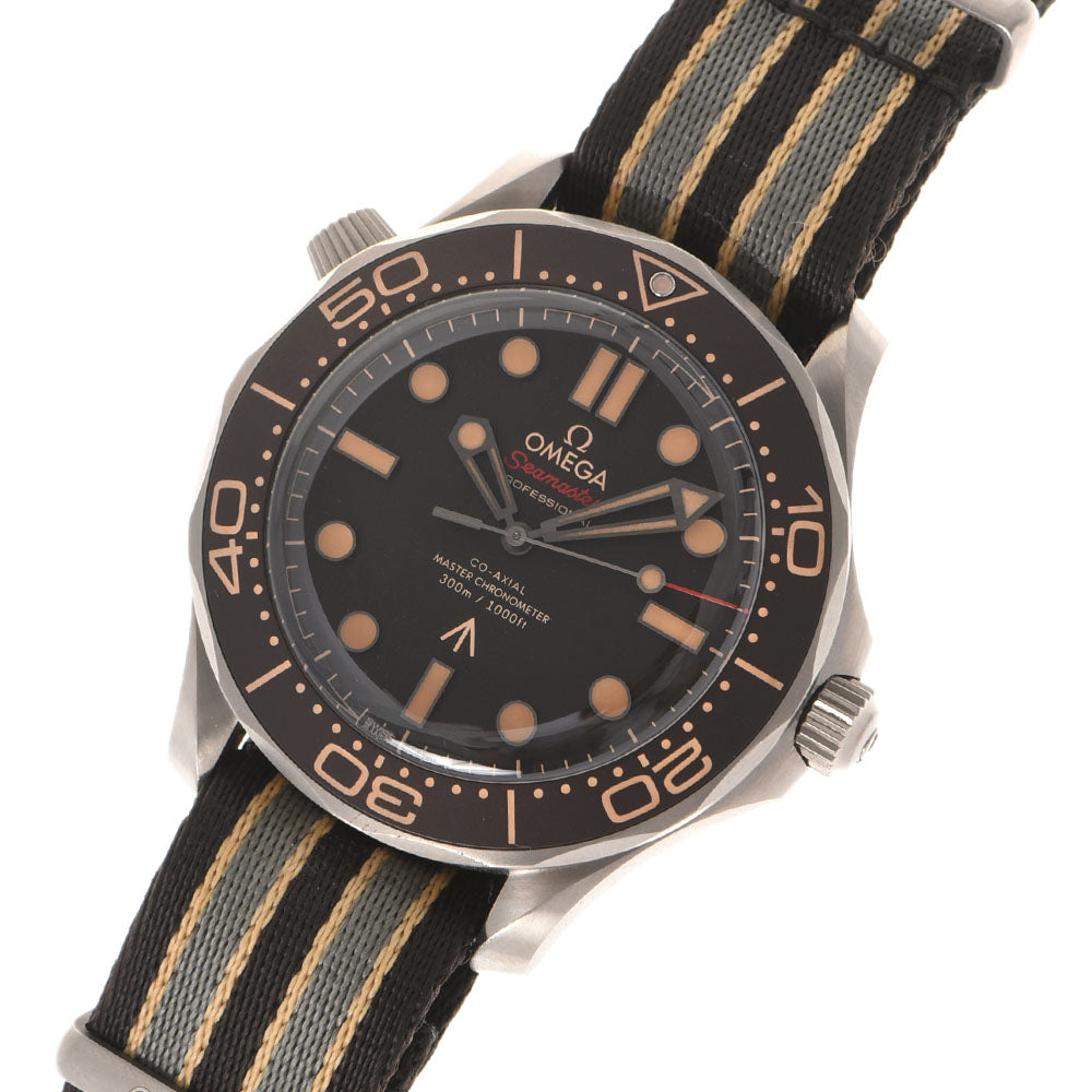 関税負担なし スイス製 シーマスター ダイバー300M 007エディショ﻿ン 210.92.42.20.01.001 メンズ TI/ナイロン 腕時計 自動巻き ブラウン文字盤 Aランク 正規新品未開封 銀蔵