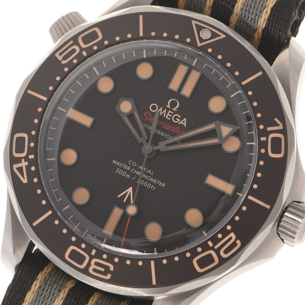 関税負担なし スイス製 シーマスター ダイバー300M 007エディショ﻿ン 210.92.42.20.01.001 メンズ TI/ナイロン 腕時計 自動巻き ブラウン文字盤 Aランク 正規新品未開封 銀蔵